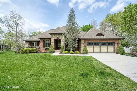 240 Forest Hill Dr, Crossville, TN 38558