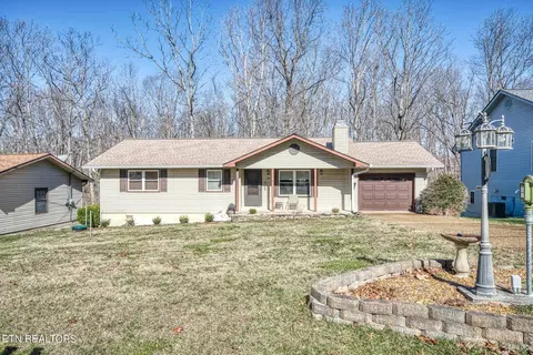 140 Lakeside Dr, Crossville, TN 38558