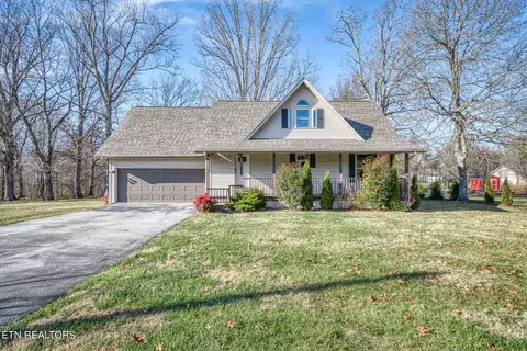 1271 Arrowhead Dr, Crossville, TN 38572