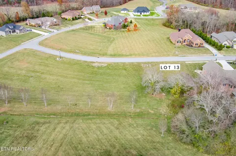 13 Tomlon Rd, Crossville, TN 38555