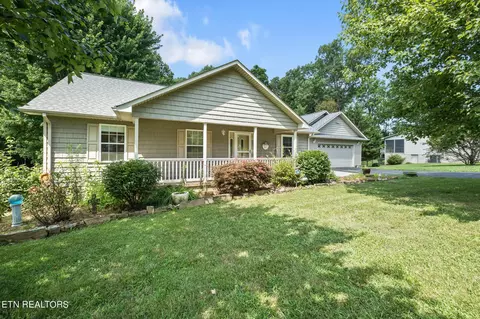 1133 Summerwind Dr, Crossville, TN 38571