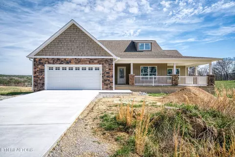 375 Estate Loop Tr, Crossville, TN 38555