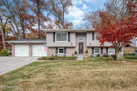 122 Lakeview Hills Ln, Clinton, TN 37716