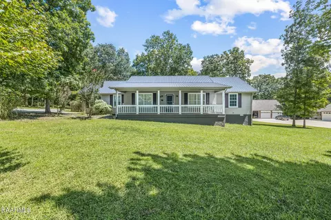 836 Creekway Dr, Crossville, TN 38555
