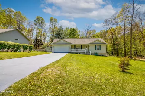 5004 Chinook Ln, Crossville, TN 38572