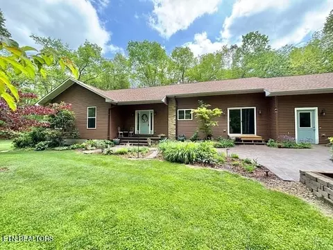 919 Goosepond Rd, Monterey, TN 38574