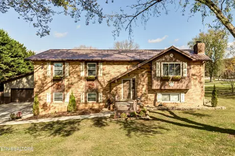 2550 Robinson Dr, Louisville, TN 37777