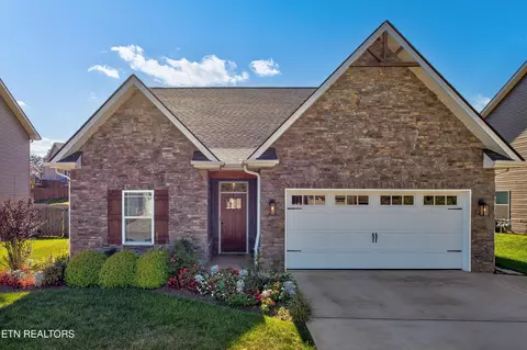 1158 Aspen Glen Dr, Alcoa, TN 37701