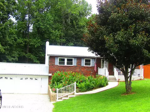 863 S High Knob Rd, La Follette, TN 37766