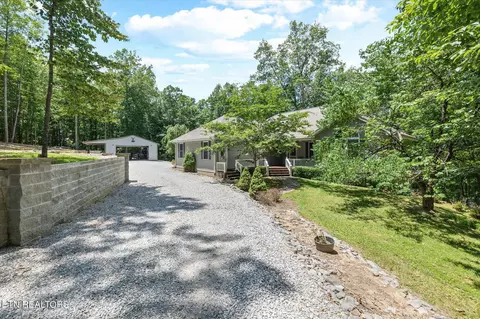 924 Creek Drive Dr, Monterey, TN 38574