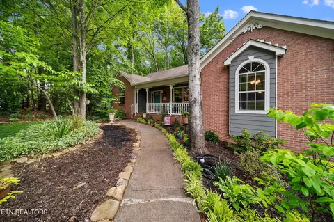 1712 Summer Spring Blvd, Knoxville, TN 37931