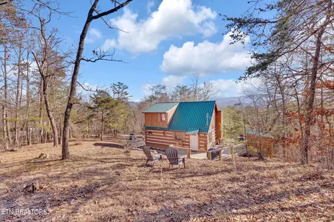2328 Hidden Mountain Rd, Sevierville, TN 37876