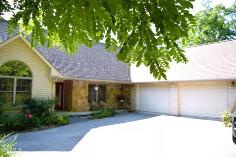 50 Ross Pl, Monterey, TN 38574