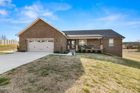 1519 Rosewood Dr, Sevierville, TN 37876