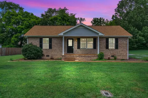 139 Cora St, Portland, TN 37148
