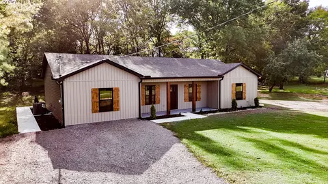 260 Comstock Rd, Shelbyville, TN 37160