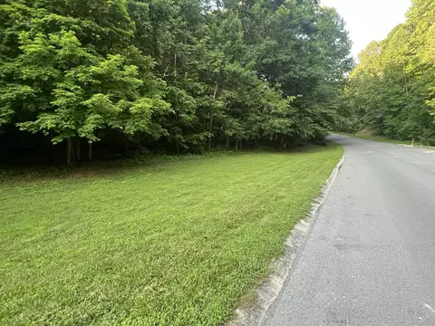 3501 Shadowbend Ln, Clarksville, TN 37043