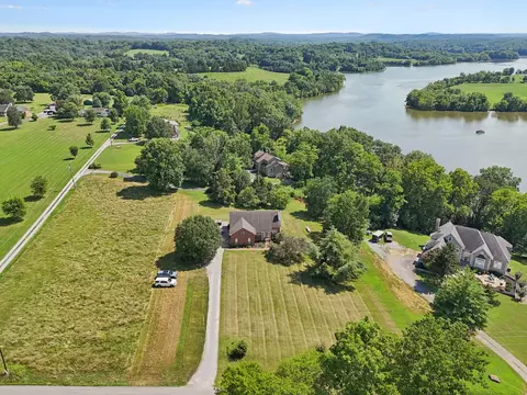 131 E Robertson Rd, Castalian Springs, TN 37031