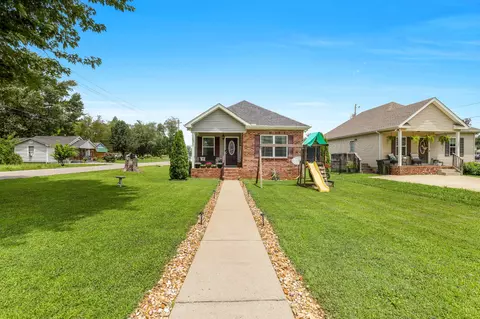 397 W Mcglothlin St, Portland, TN 37148