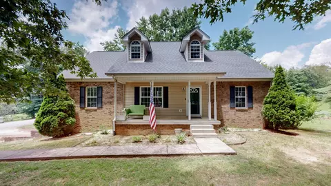 1006 Summer Ln, Pleasant View, TN 37146