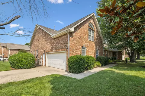 2414 Keegan Dr, Murfreesboro, TN 37130