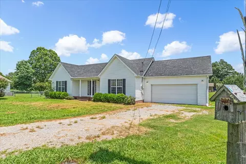 24 Parkview Dr, Fayetteville, TN 37334