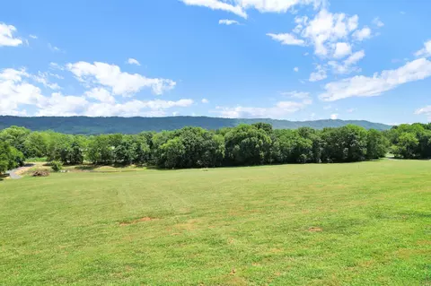 1 Snow Hill Rd, Ooltewah, TN 37363