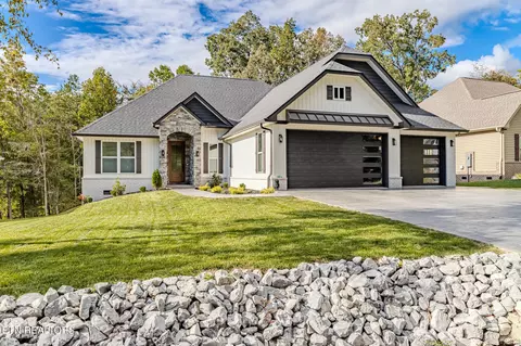 212 Mialaquo Cir, Loudon, TN 37774