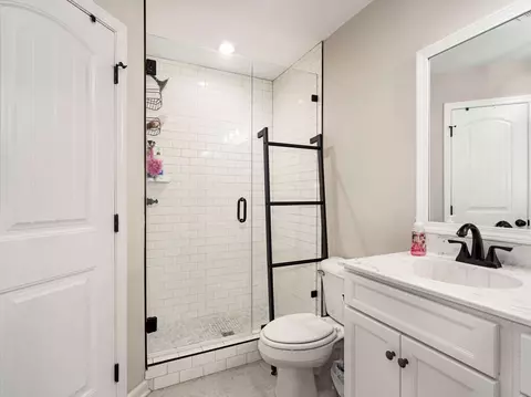 Bath - 310 Diane Loop, White Bluff, TN 37187 photo 3 of 6