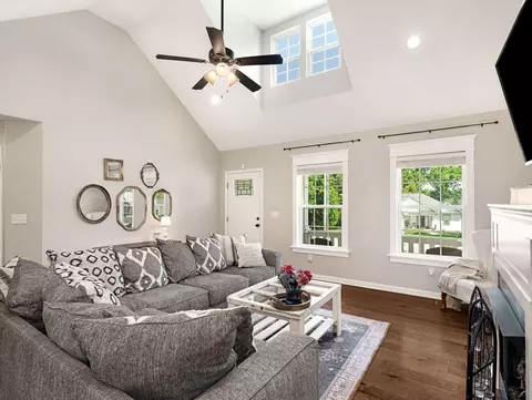 Living - 310 Diane Loop, White Bluff, TN 37187 photo 4 of 4