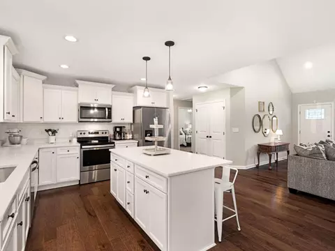 Kitchen - 310 Diane Loop, White Bluff, TN 37187 photo 4 of 5