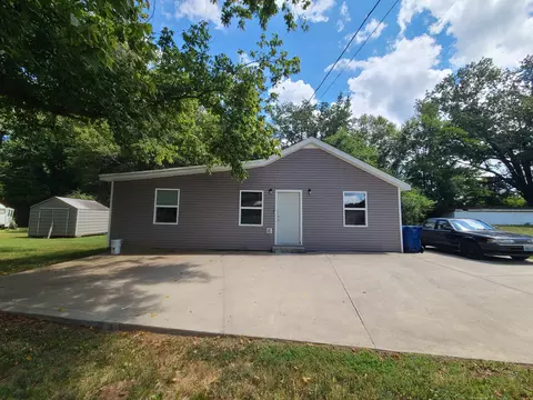 106 Wyatt St N, Bruceton, TN 38317