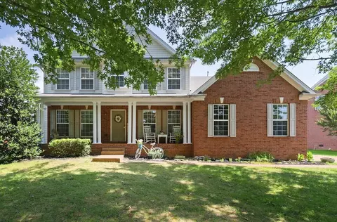 1902 Baileys Trace Dr, Spring Hill, TN 37174