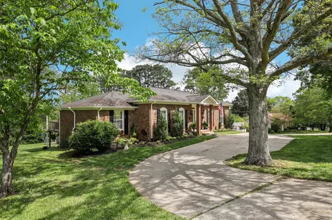 2219 Castlewood Dr, Franklin, TN 37064