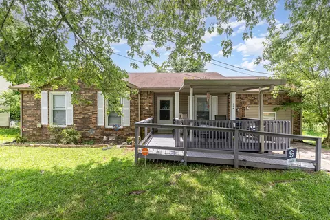624 Doane Dr, Clarksville, TN 37042