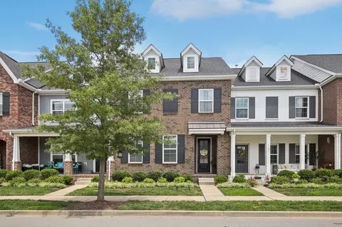 127 Saddlewood Ln, Hendersonville, TN 37075