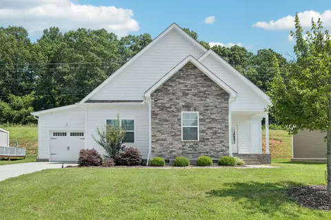 26 Sycamore Rdg W, Burns, TN 37029