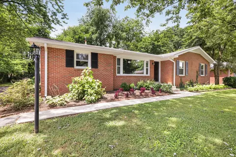 2010 Olympia Pl, Murfreesboro, TN 37130