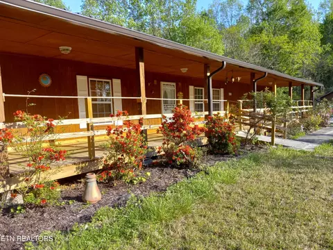 125 Elliott St, Harriman, TN 37748