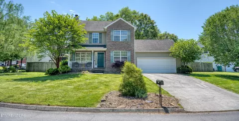 1227 Emerald Forest Ln, Powell, TN 37849