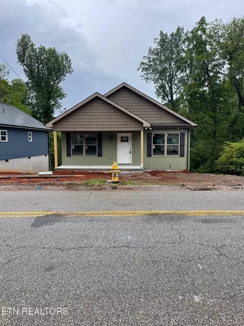 367 W Outer Dr, Oak Ridge, TN 37830
