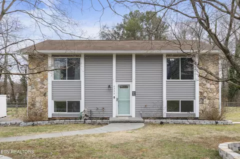 8232 Broken Arrow Dr, Knoxville, TN 37923