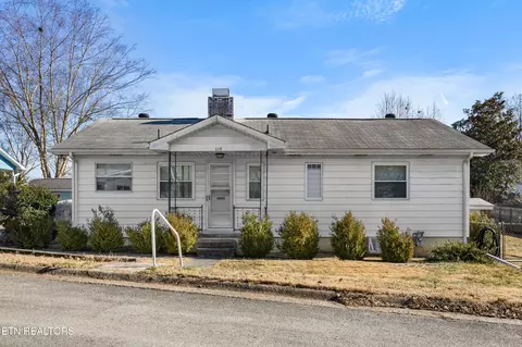 119 W Newkirk Ln, Oak Ridge, TN 37830