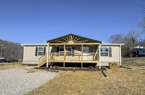 837 Kelly Rd, Oliver Springs, TN 37840