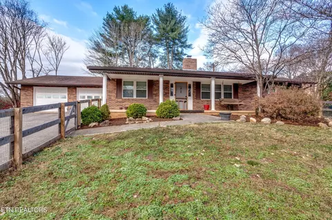 5909 Green Valley Dr, Knoxville, TN 37914