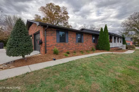 5936 Clearbrook Dr, Knoxville, TN 37918