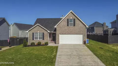 3207 Dominion Dr, Maryville, TN 37803