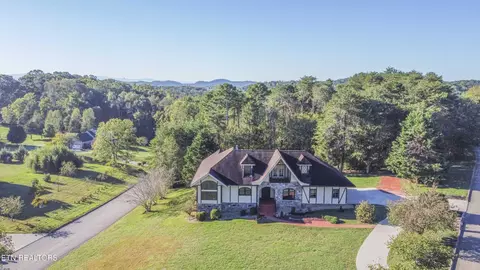 135 Bluffton Rd, Friendsville, TN 37737
