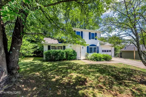 808 Black Rock Cir, Knoxville, TN 37934