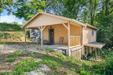 4128 Skyline Dr, Knoxville, TN 37914